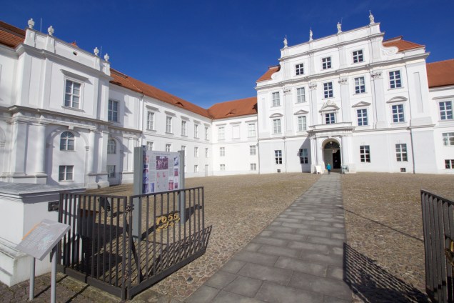 Oranienburg front courtyard