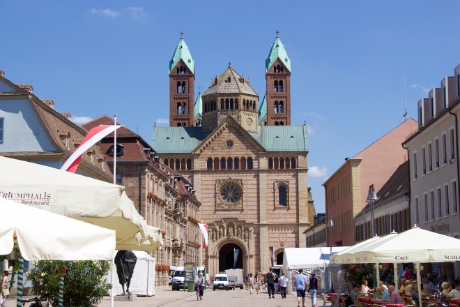 The West facade. Note the famous 'dwarf colonnade' towards the top of the Westwork. It runs all the way around the building.